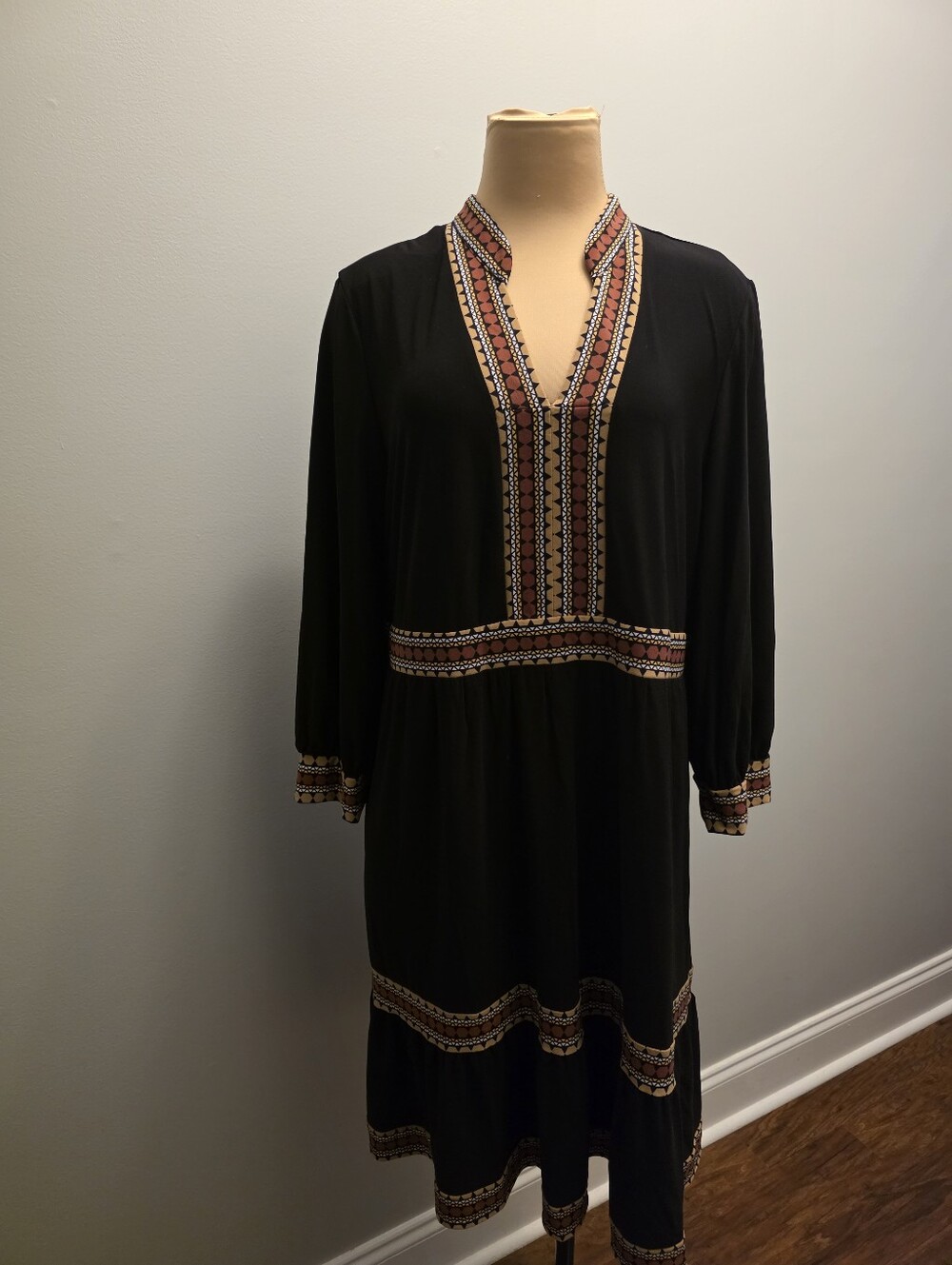 Signature by Robbie Bee Black Split Neck Printed Border Dress